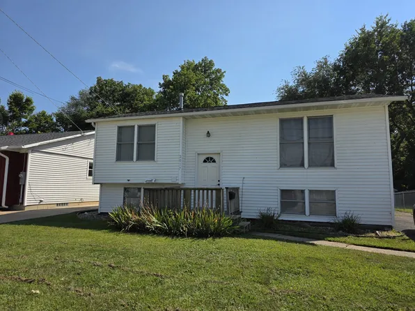 2017 E Le Fevre Rd, Sterling, IL 61081