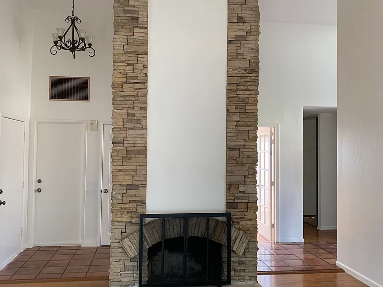 601 Hemlock Ct — Photo 7