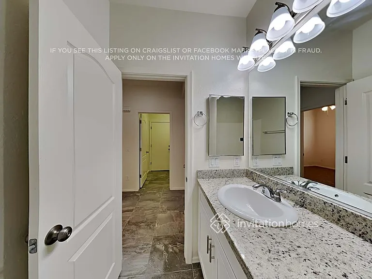 10821 W Madison St — Photo 16