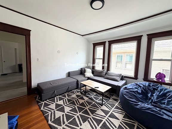 5th image of 100 W Adams St #2