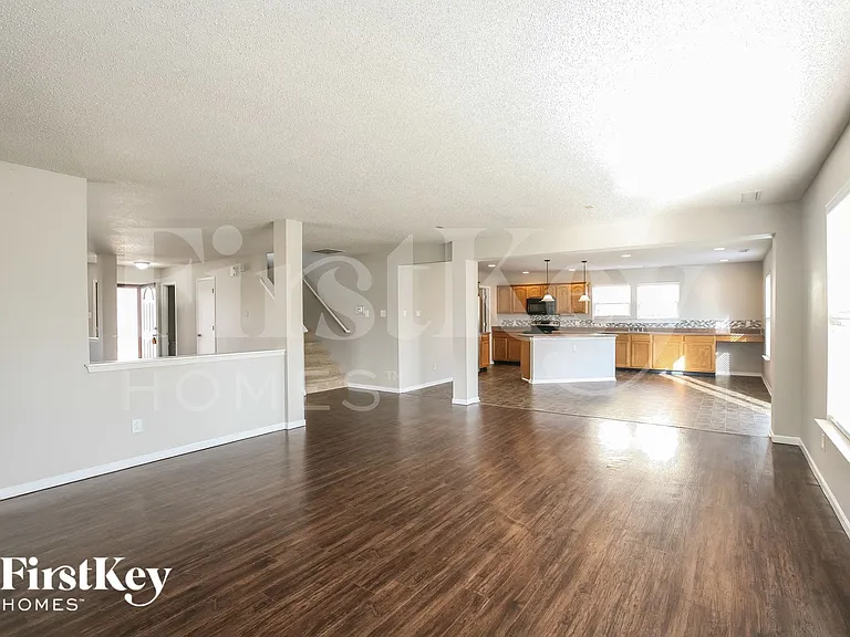10077 Pine Grove Way — Photo 5