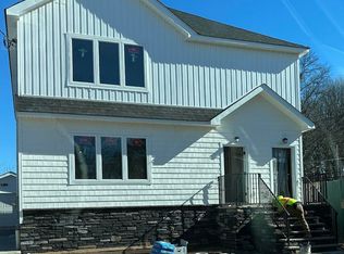 71 N Pine Ter, Staten Island, NY 10312