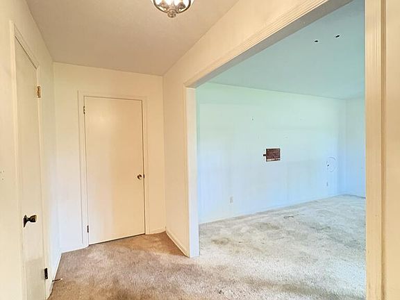4th image of 1705 Myrtle Rd
