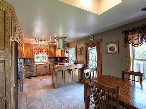 3rd image of 44 Grandview Ave