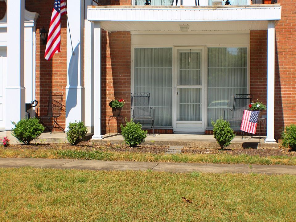 1st image of 1905 Manor Ct APT B