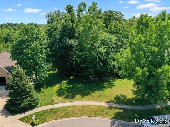 3080 Park West Ct, Jenison, MI 49428