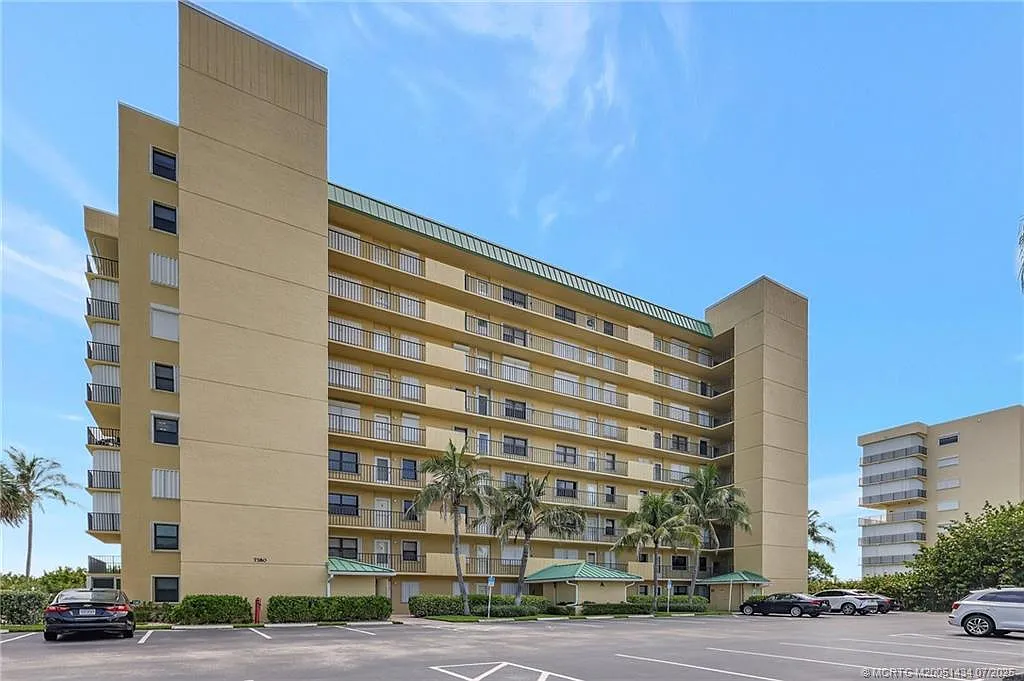 Building Photo - 7380 S Ocean Dr #420