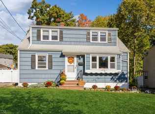 42 Lynwood Rd, Verona, NJ 07044