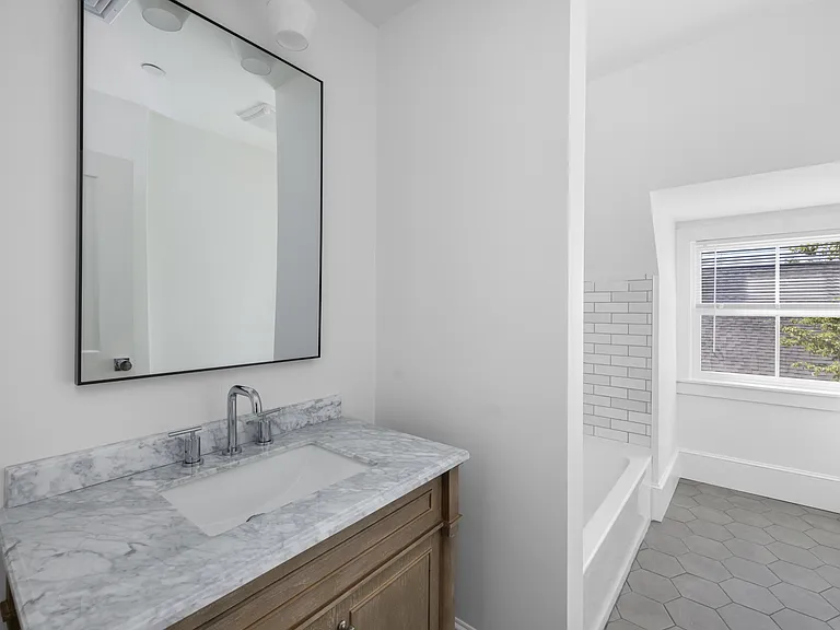 293 Governor St #302 — Photo 5