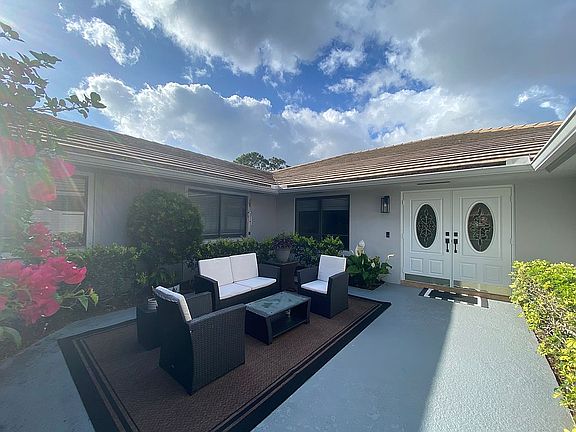 5th image of 1443 SW Troon Cir