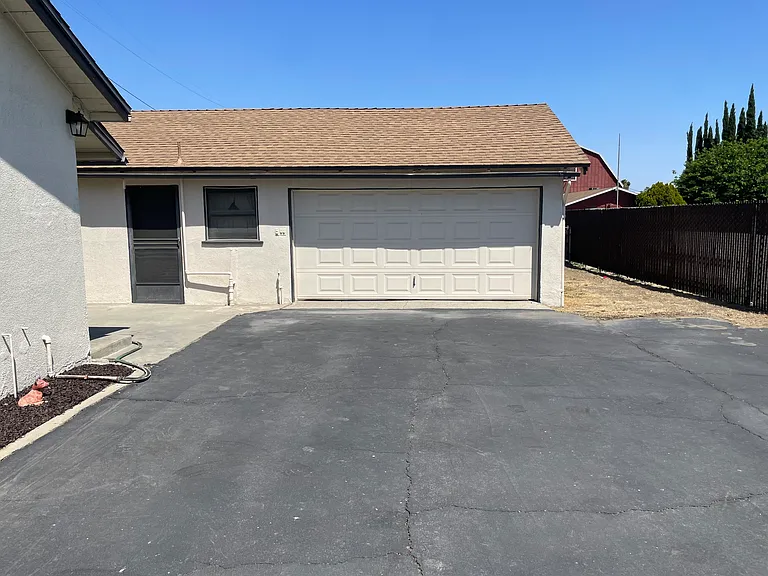 14157 Euclid Ave — Photo 26