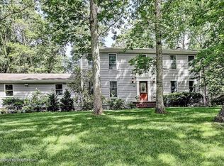 708 Woodchuck Ln, Toms River, NJ 08755