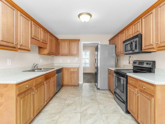 4th image of 103 Gatwick Ct