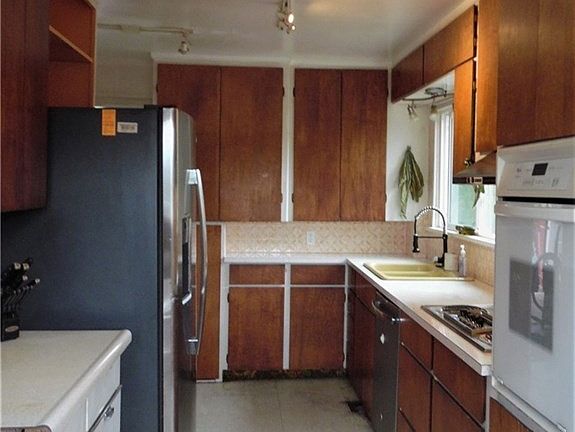 4th image of 1135 Olympic Ave