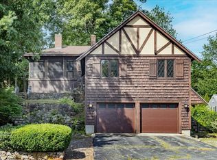 43 Ledgewood Dr, Danvers, MA 01923