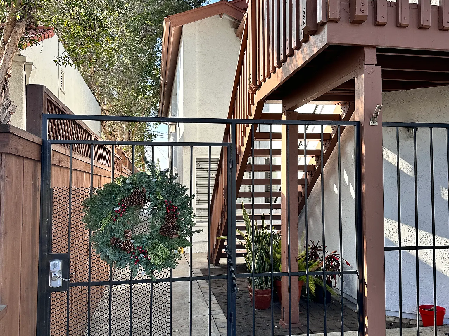 3 bed, 1026 sqft, $3,900 — Photo 2
