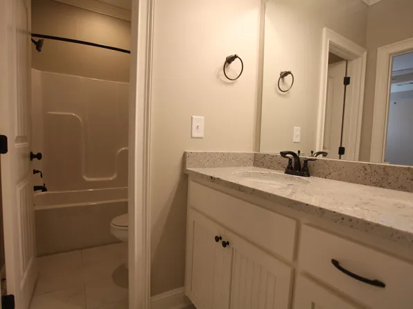 1090 Runningvine Ln, Auburn, AL 36830
