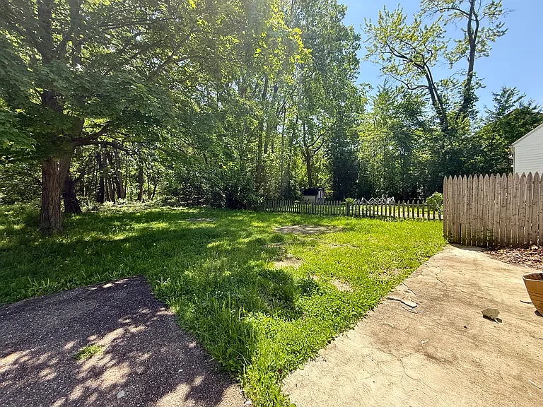 575 Noble Ave — Photo 25