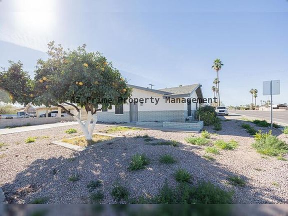 3rd image of 1108 N Wedgewood Dr