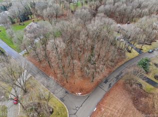 2423 Canterwood, Highland, MI