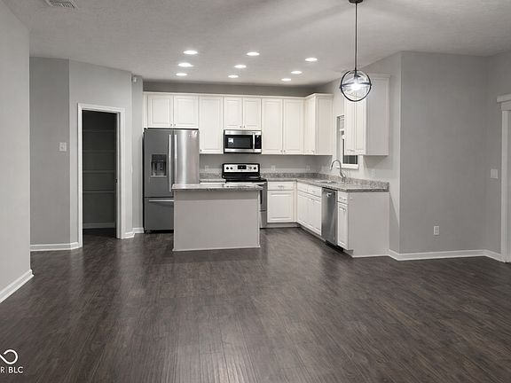 3rd image of 8332 Welder Pl