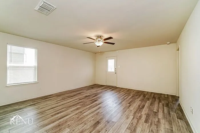 2827 Tybee Crk — Photo 11