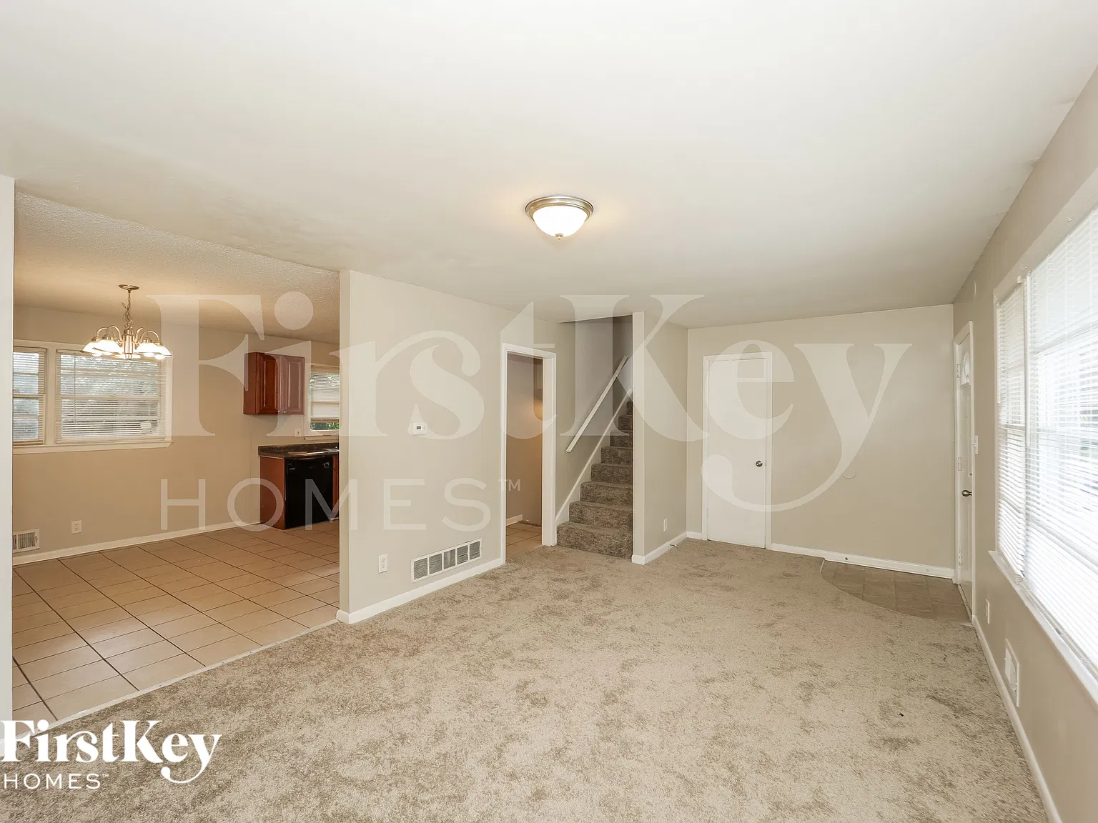 3 bed, 1.5 bath, 1300 sqft, $1,800 — Photo 4