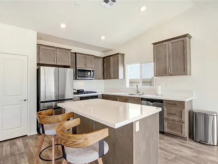 31319 Autumn Blaze Dr — Photo 3