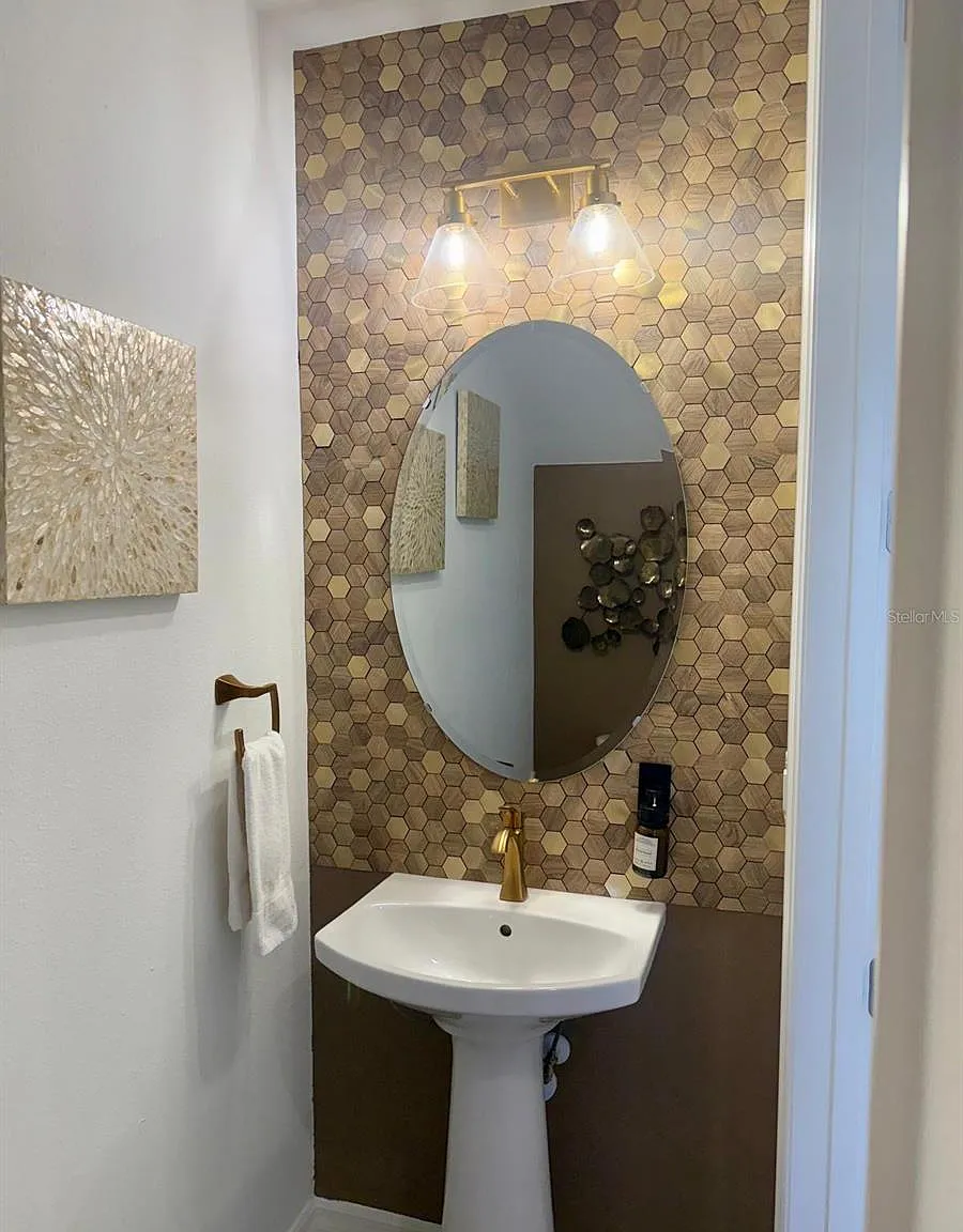 3 bed, 2.5 bath, 1622 sqft, $2,300 — Photo 3