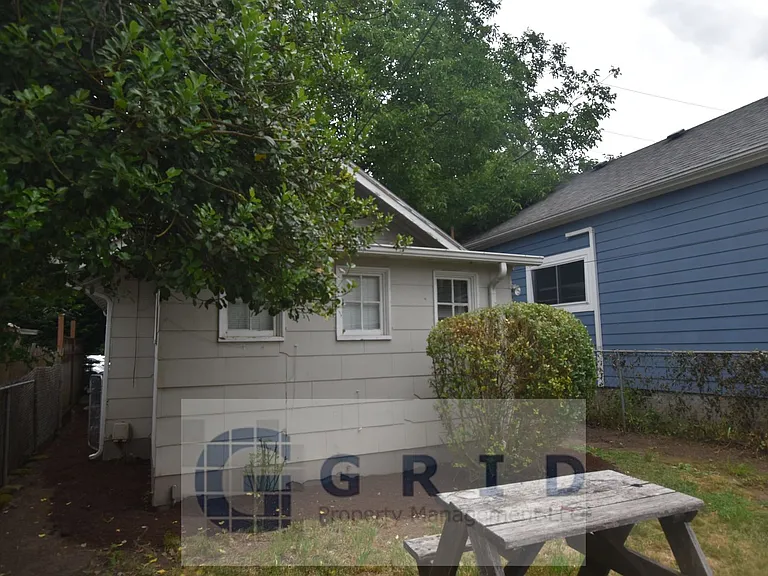 3929 N Albina Ave — Photo 16