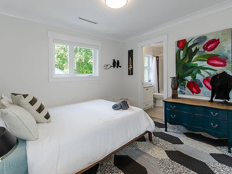 1674 Evelyn St — Photo 13