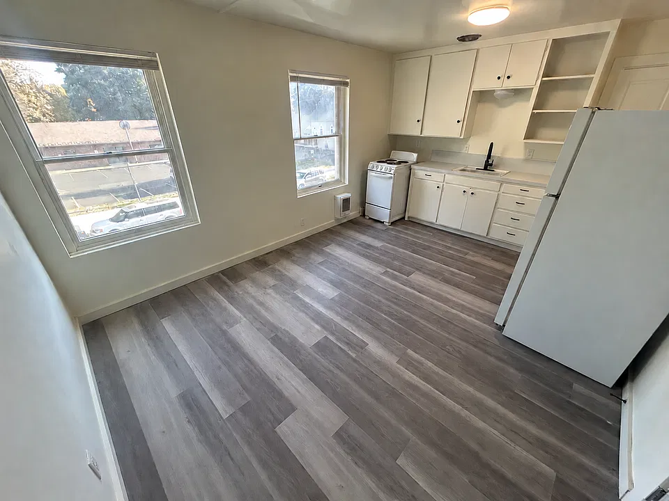 525 S Main St