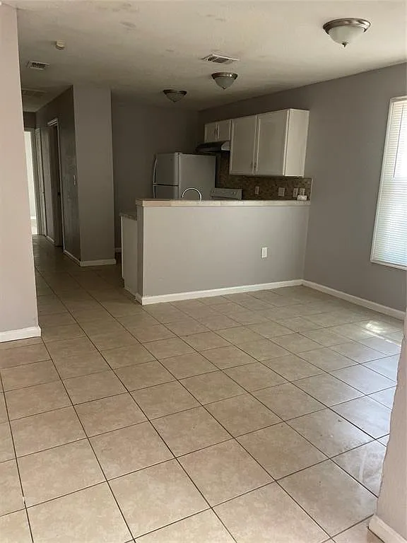 3 bed, 1011 sqft, $1,550 — Photo 4