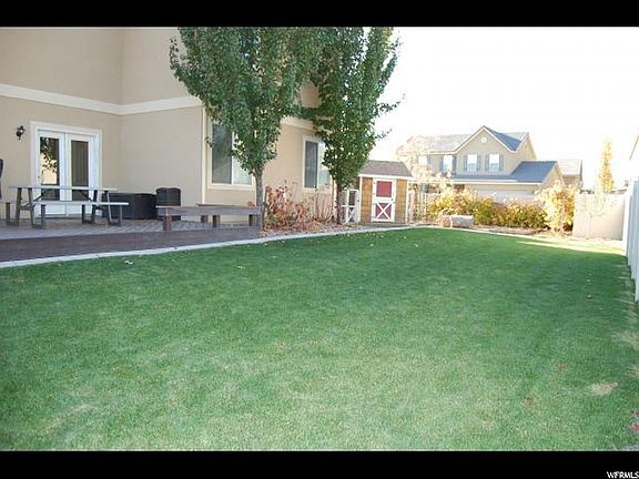 2nd image of 815 E Meadow Marsh Dr