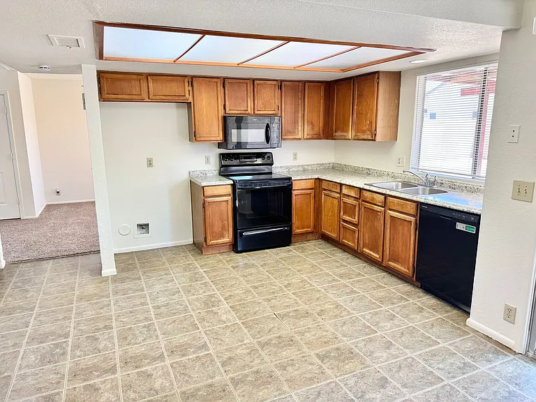 6319 W Townley Ave — Photo 12