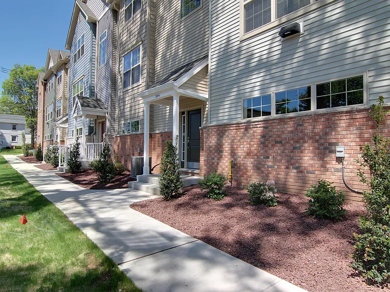 Gramercy Townhomes - 205 — Photo 33