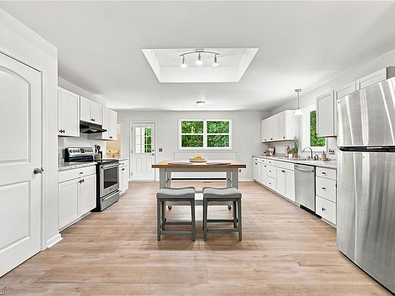4th image of 5006 Beale Ave