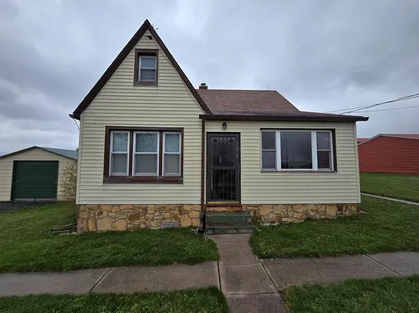 135 Ellison Ridge Rd, Flat Top, WV 25841