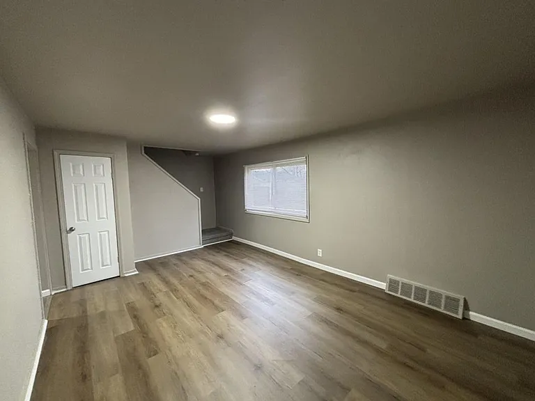 31807-31809 Tuscola Ct #2 — Photo 3