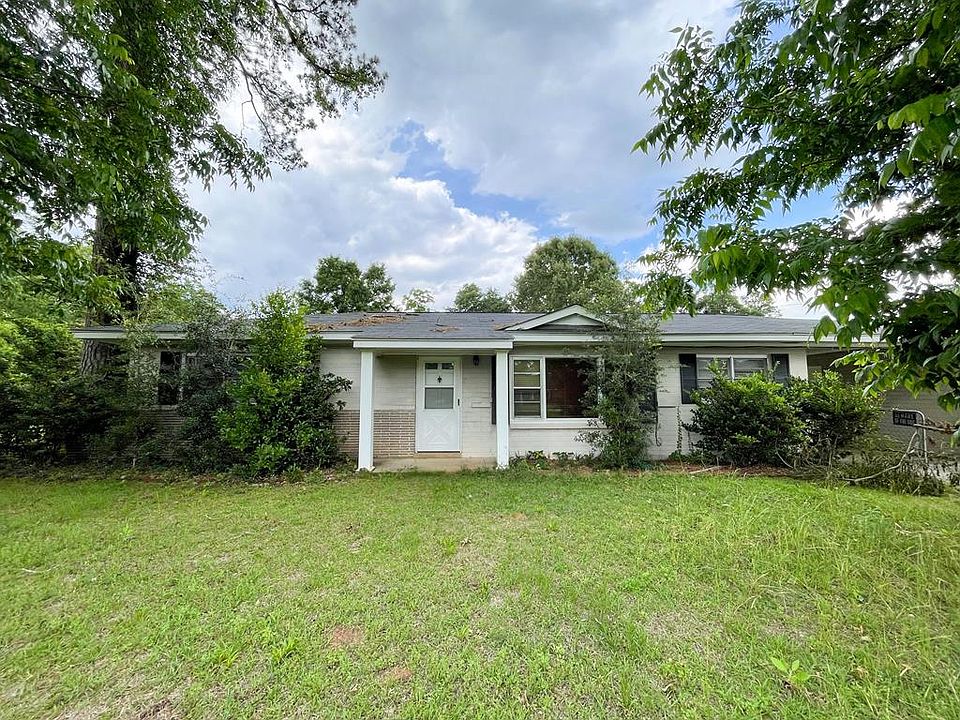 1st image of 111 SE Rosewood Dr