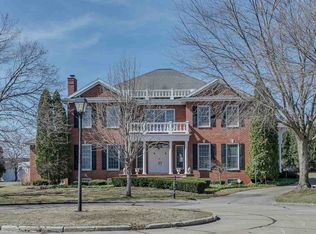 15 Pinewild Ct, Appleton, WI 54913