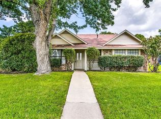 1015 Meadow Run Dr, Duncanville, TX 75137