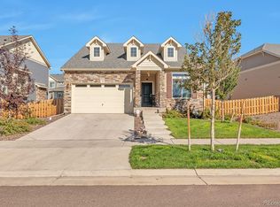 156 N Newcastle Way, Aurora, CO 80018