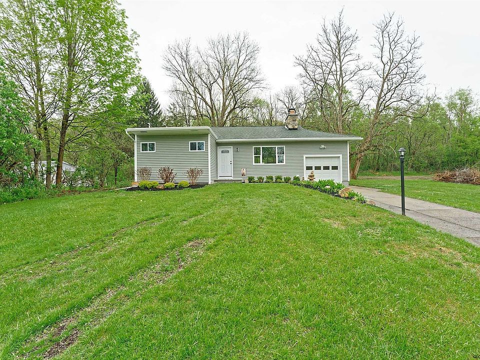 1st image of 9 Meadow Ln