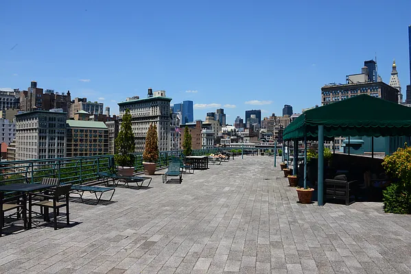 Rented by Michael W Gunzburg, LREB | media 18