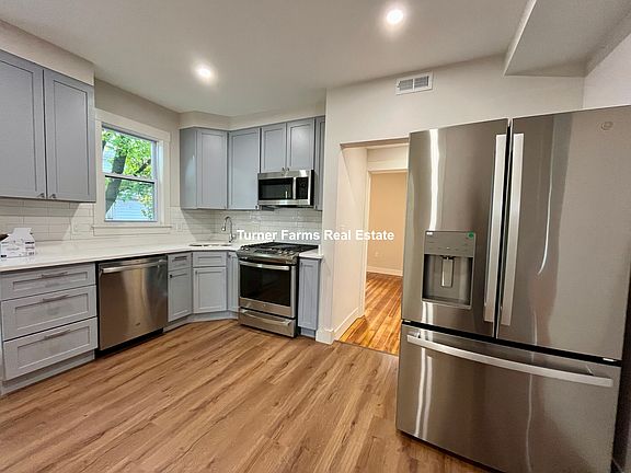 2nd image of 147 E Cottage St #1R