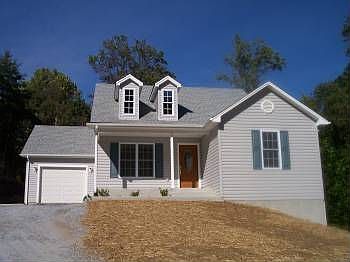 3rd image of 620 Bonair Cir