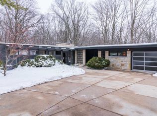 W142N7806 Thorndell Dr, Menomonee Falls, WI 53051