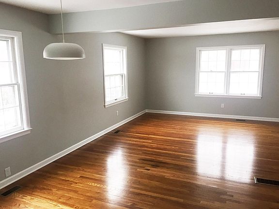 3rd image of 2316 Eastway Dr
