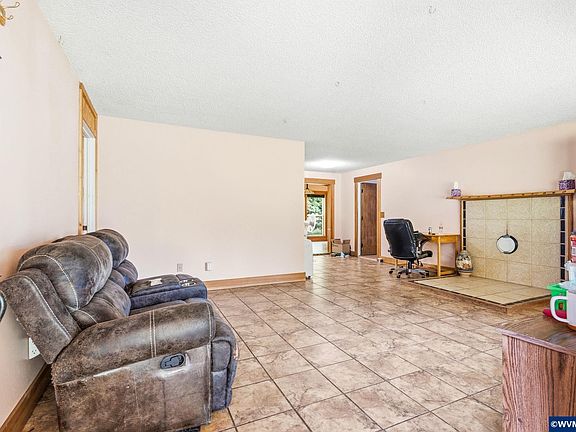 3rd image of 34938 Ede Rd